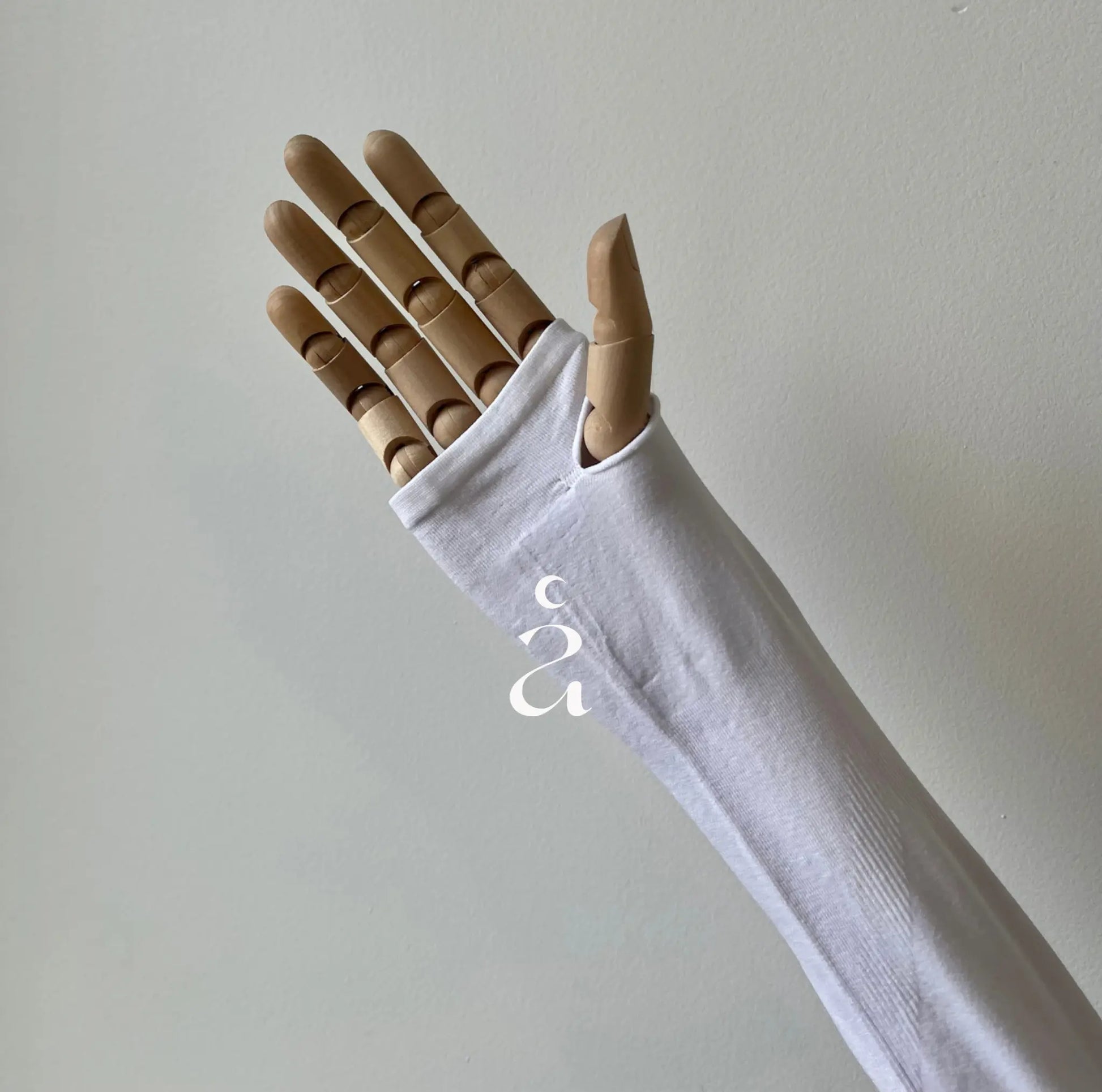 MANCHETTES Alniya Paris