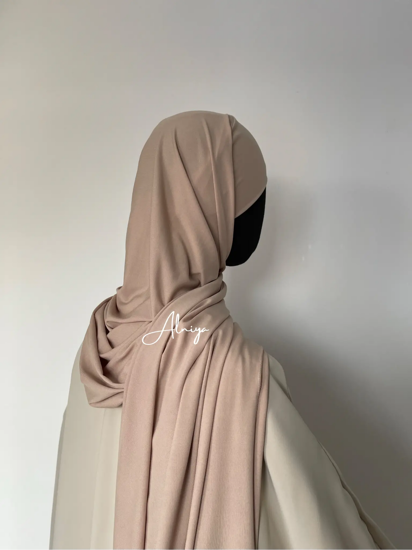 Premium jersey with beige headband