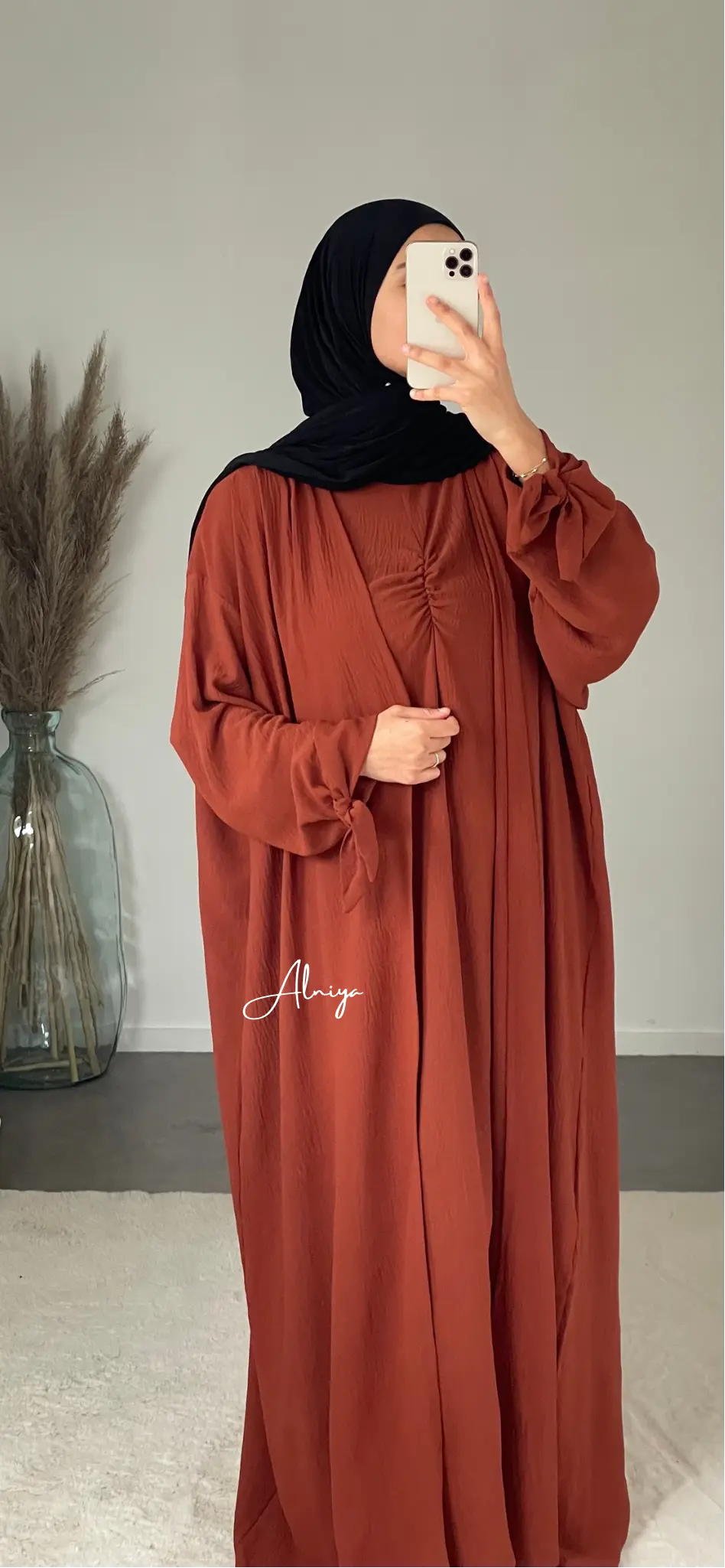 SET HIND Alniya Paris