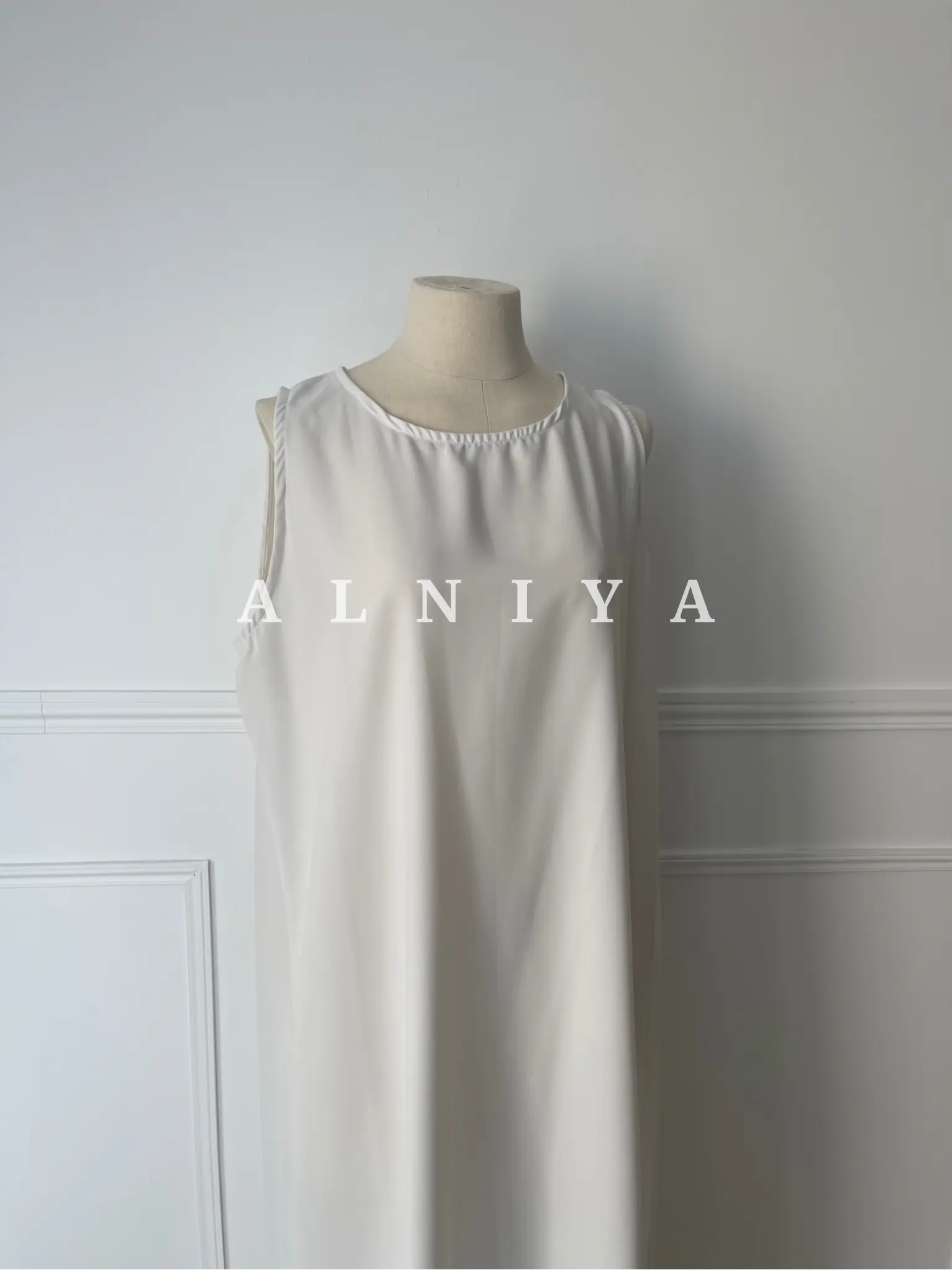 SOUS ROBE BLANCHE - Alniya Paris